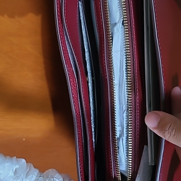 Coach shoulder /body bag color deep red - Picture 4 of 5